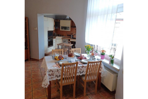 Gliwice, Chudoby, Apartament 112 mkw. w odrestaurowanej kamiennicy