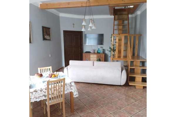 Gliwice, Chudoby, Apartament 112 mkw. w odrestaurowanej kamiennicy