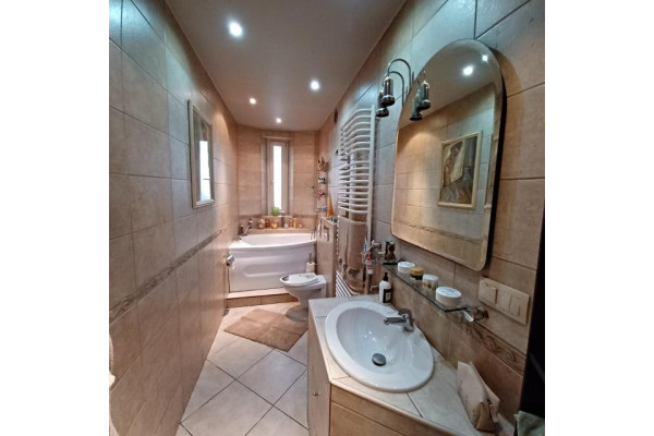 Gliwice, Chudoby, Apartament 112 mkw. w odrestaurowanej kamiennicy
