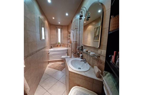 Gliwice, Chudoby, Apartament 112 mkw. w odrestaurowanej kamiennicy