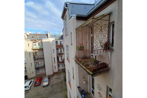 Gliwice, Chudoby, Apartament 112 mkw. w odrestaurowanej kamiennicy