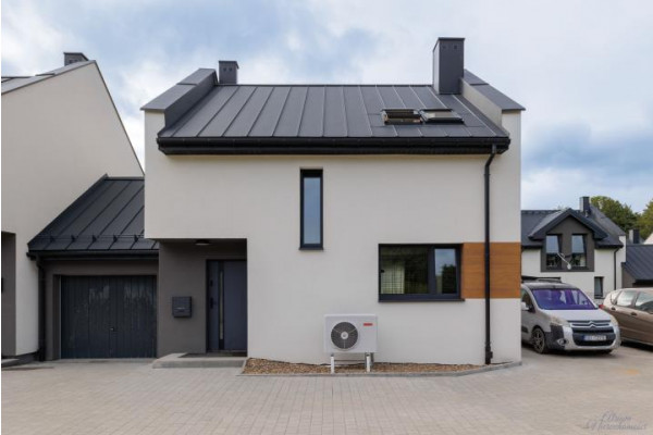 bielski, Wilkowice, Sielska, Dom w zabudowie bliźniaczej w Wilkowicach