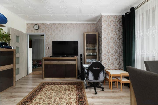 Bielsko-Biała, Kamienica, Roztoki, Czteropokojowe mieszkania w niskim bloku