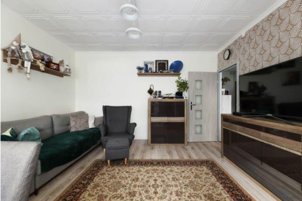 Bielsko-Biała, Kamienica, Roztoki, Czteropokojowe mieszkania w niskim bloku