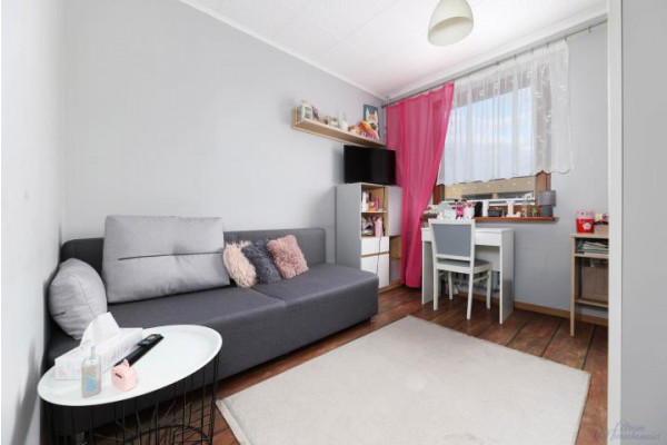 Bielsko-Biała, Kamienica, Roztoki, Czteropokojowe mieszkania w niskim bloku