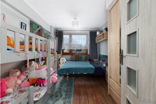 Bielsko-Biała, Kamienica, Roztoki, Czteropokojowe mieszkania w niskim bloku